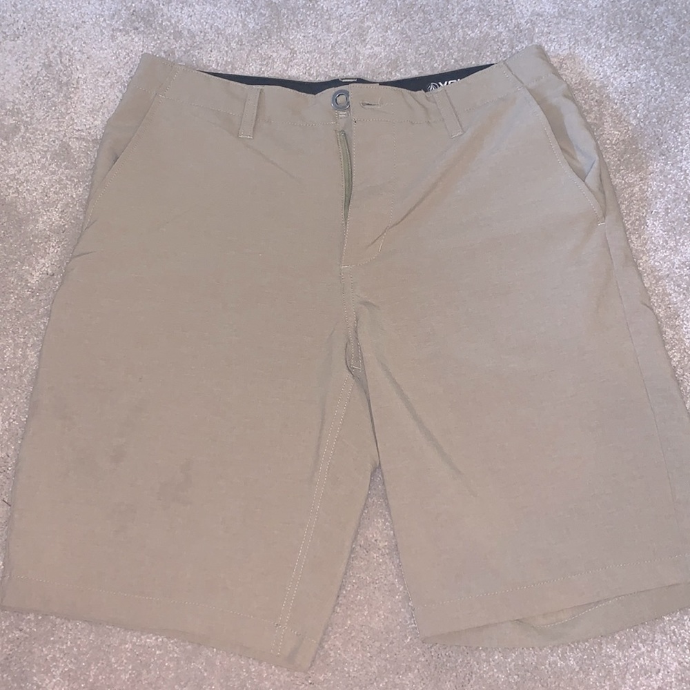 Volcom tan shorts